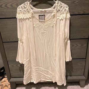Cream Entro Dress. Size small. NWT.